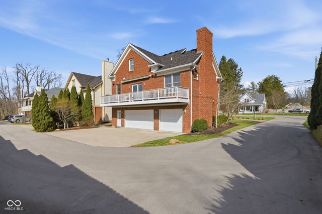 600 N Elm Street, Zionsville, IN 46077