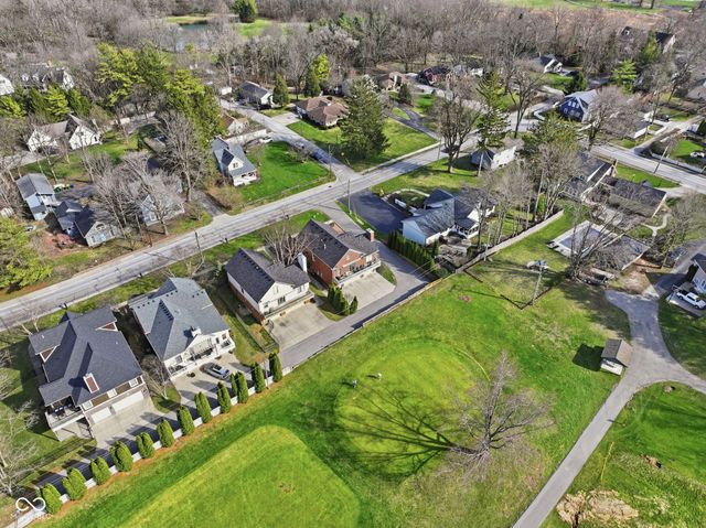 600 N Elm Street, Zionsville, IN 46077