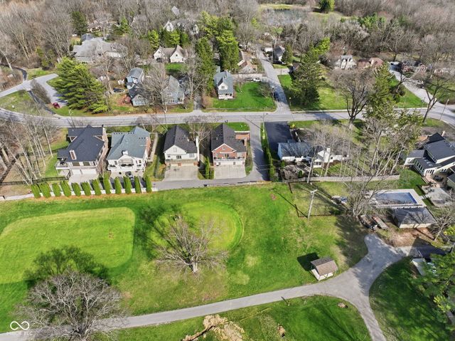 600 N Elm Street, Zionsville, IN 46077