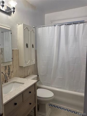 5147 Waterman Boulevard 1, St Louis, MO 63108