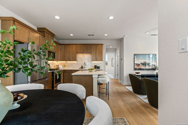 543 McMonigal Pl Bldg 2, San Antonio, TX 78210