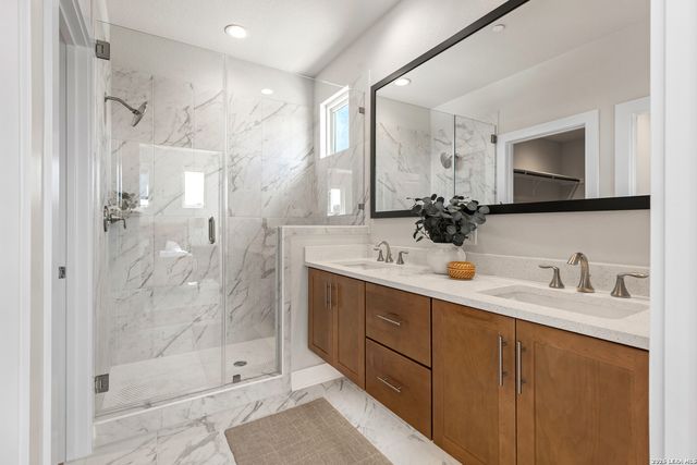 543 McMonigal Pl Bldg 2, San Antonio, TX 78210