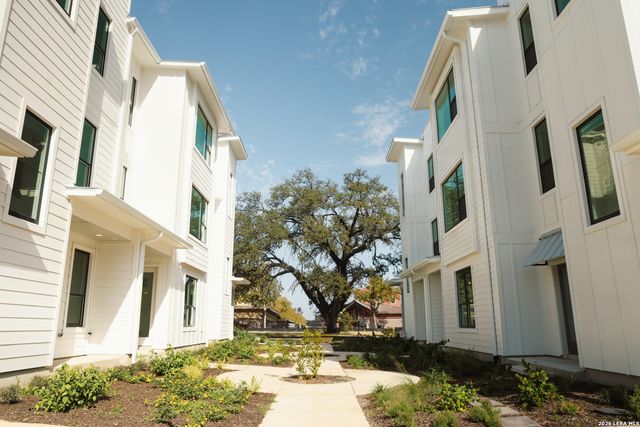 543 McMonigal Pl Bldg 2, San Antonio, TX 78210