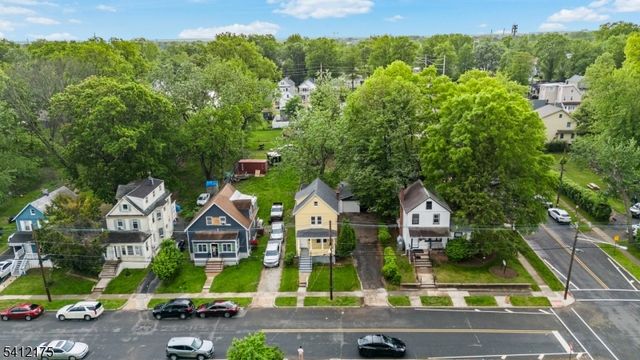 208 E 8Th Ave, Roselle Boro, NJ 07203