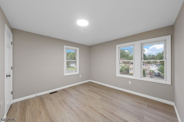 208 E 8Th Ave, Roselle Boro, NJ 07203