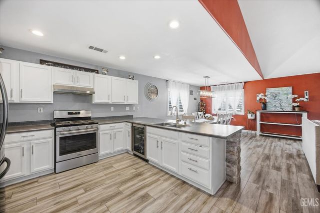 12207 Quiet Pasture Drive, Bakersfield, CA 93312