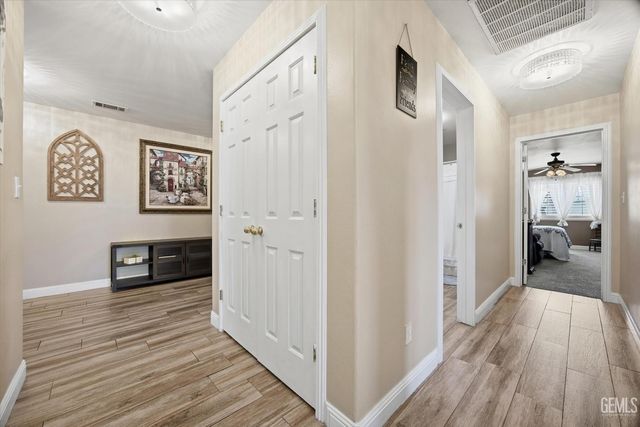 12207 Quiet Pasture Drive, Bakersfield, CA 93312