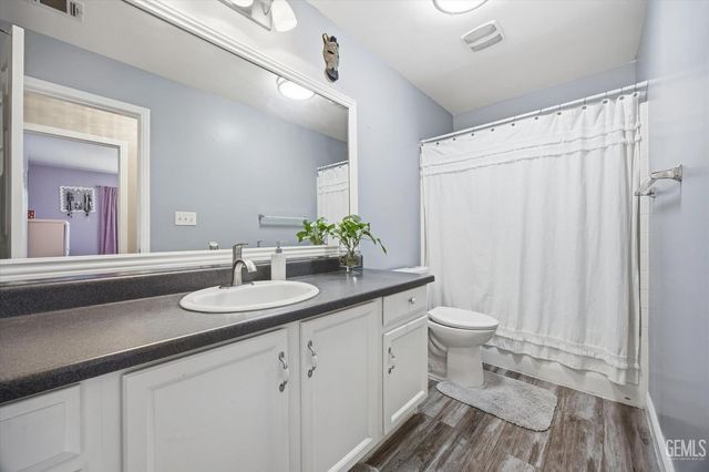 12207 Quiet Pasture Drive, Bakersfield, CA 93312