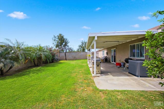 12207 Quiet Pasture Drive, Bakersfield, CA 93312