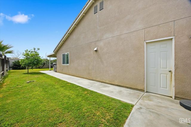 12207 Quiet Pasture Drive, Bakersfield, CA 93312
