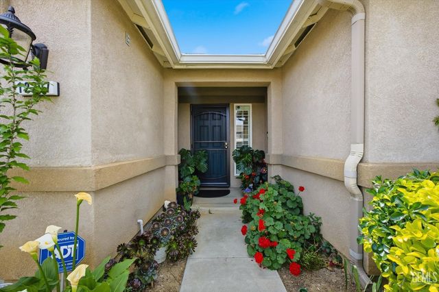 12207 Quiet Pasture Drive, Bakersfield, CA 93312