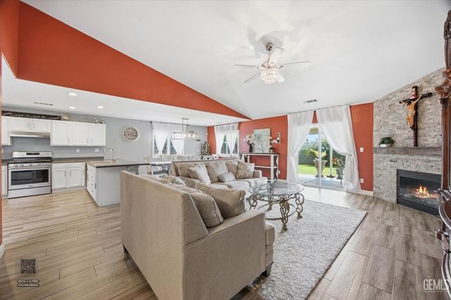 12207 Quiet Pasture Drive, Bakersfield, CA 93312