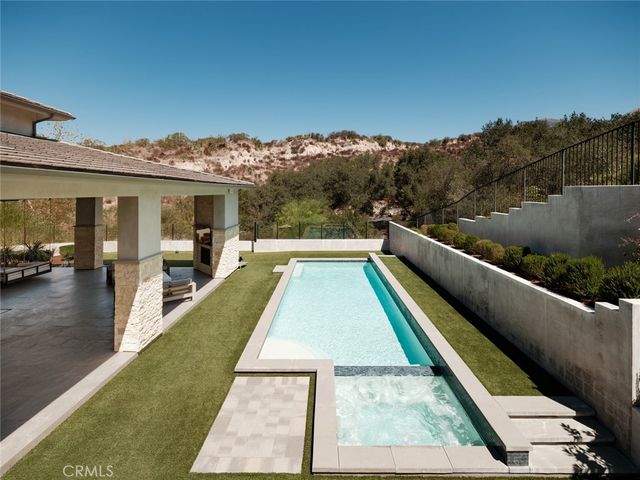 19892 Summit Trail Road, Trabuco Canyon, CA 92679
