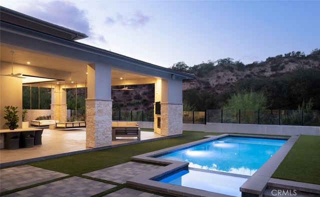 19892 Summit Trail Road, Trabuco Canyon, CA 92679