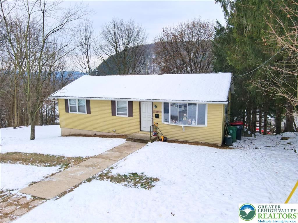 25 Stedman Avenue, Lehighton Boro, PA 18235