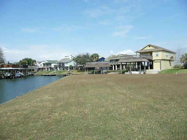 2 N Redwing Street, La Marque, TX 77568