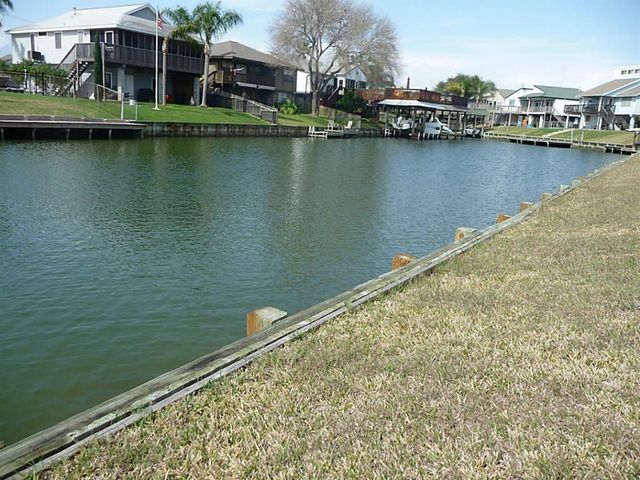 2 N Redwing Street, La Marque, TX 77568