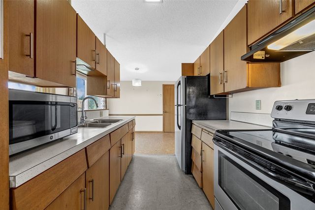 2500 Falbrook Drive NE, Cedar Rapids, IA 52402