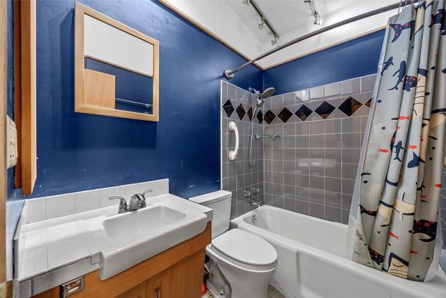 2500 Falbrook Drive NE, Cedar Rapids, IA 52402