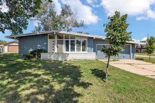 2500 Falbrook Drive NE, Cedar Rapids, IA 52402