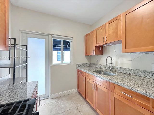 965 Bay Dr 4, Miami Beach, FL 33141