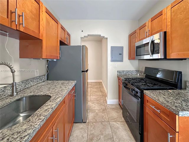 965 Bay Dr 4, Miami Beach, FL 33141