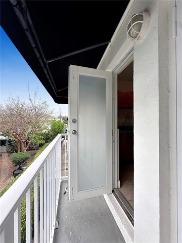965 Bay Dr 4, Miami Beach, FL 33141
