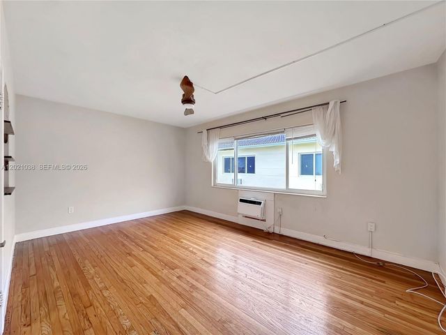 965 Bay Dr 4, Miami Beach, FL 33141