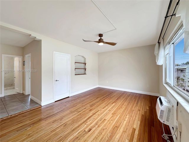 965 Bay Dr 4, Miami Beach, FL 33141