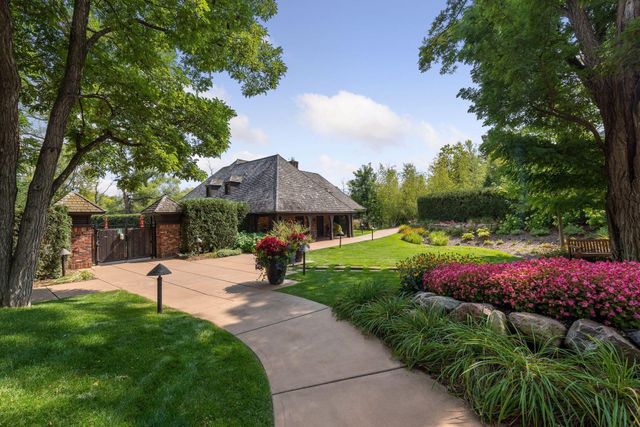 425 Carpenters Point, Wayzata, MN 55391