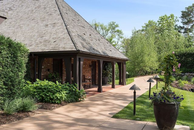 425 Carpenters Point, Wayzata, MN 55391