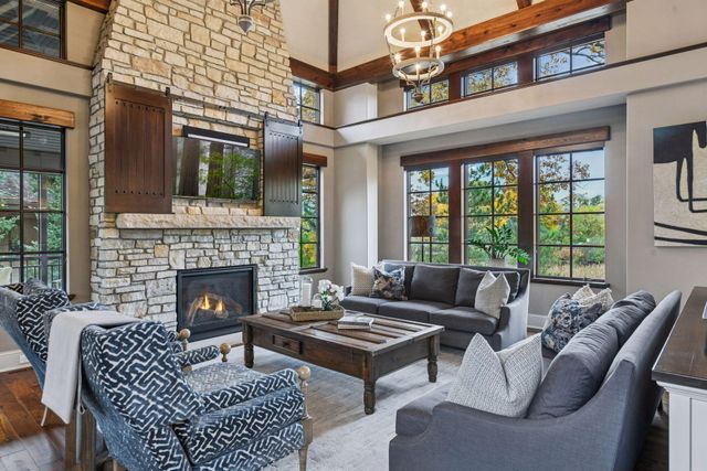 425 Carpenters Point, Wayzata, MN 55391