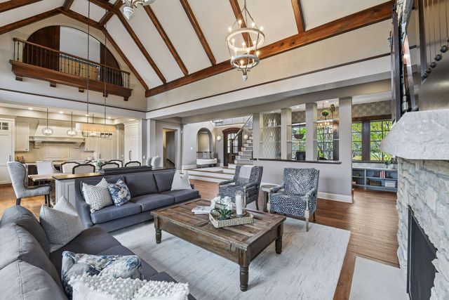 425 Carpenters Point, Wayzata, MN 55391