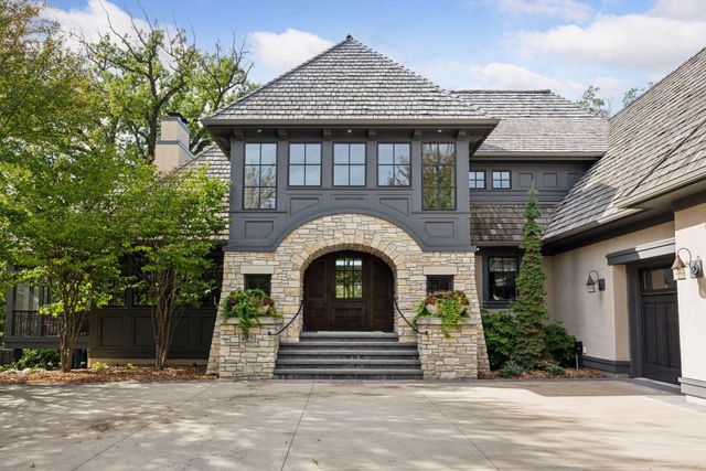 425 Carpenters Point, Wayzata, MN 55391