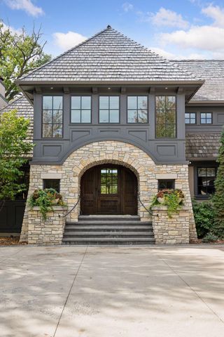 425 Carpenters Point, Wayzata, MN 55391