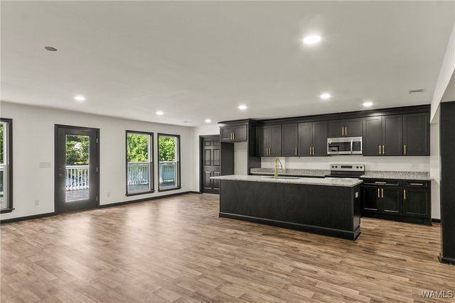 4165 E Lake, Tuscaloosa, AL 35405