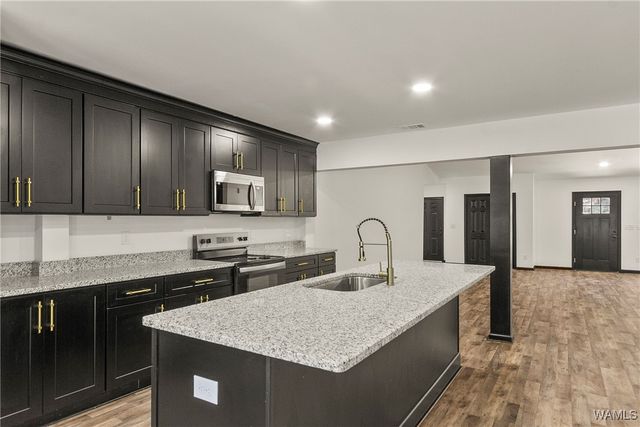 4165 E Lake, Tuscaloosa, AL 35405