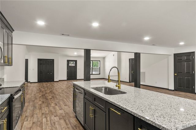 4165 E Lake, Tuscaloosa, AL 35405