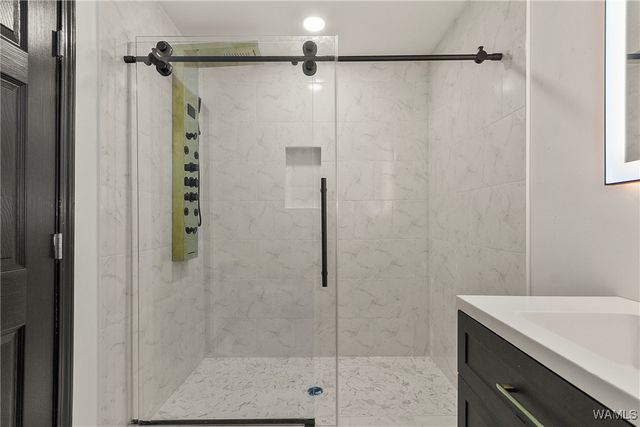 4165 E Lake, Tuscaloosa, AL 35405