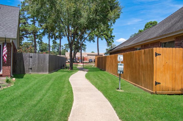11810 Rue Beaujon Court, Tomball, TX 77377