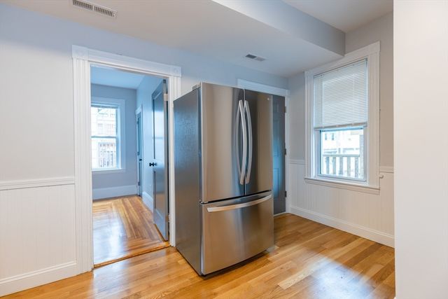 206 L Street 2, Boston, MA 02127