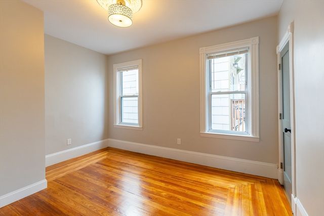 206 L Street 2, Boston, MA 02127