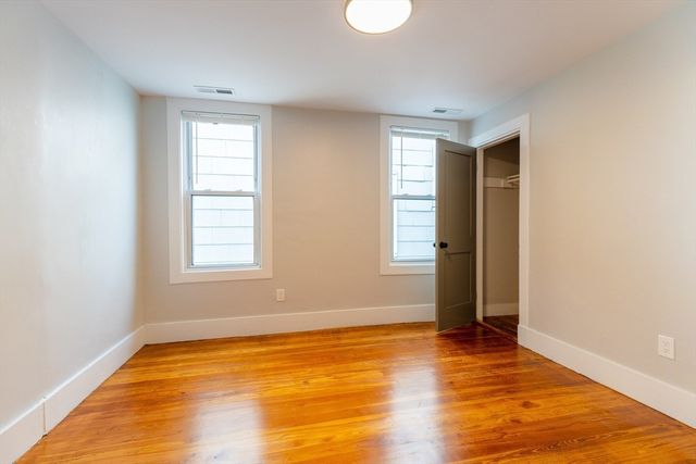 206 L Street 2, Boston, MA 02127