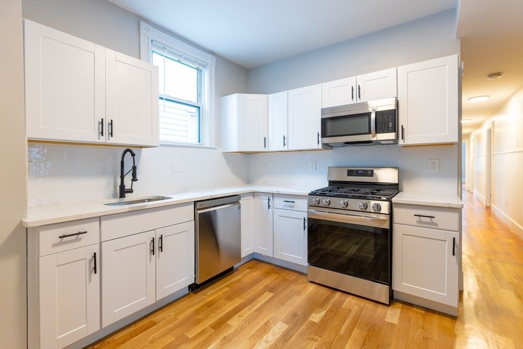 206 L Street 2, Boston, MA 02127