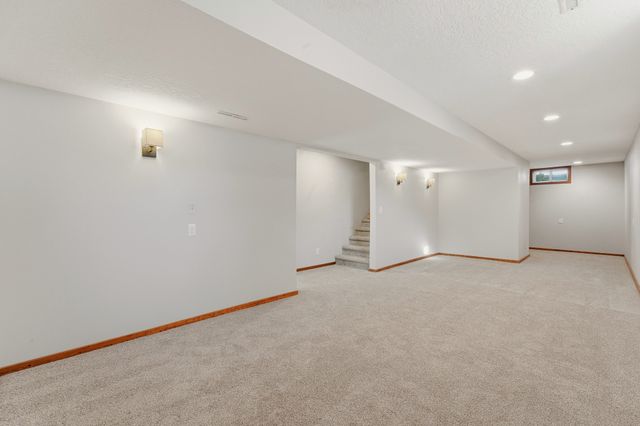 706 Filmore Avenue SE, Bondurant, IA 50035