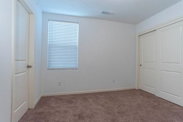 6330 E Creek View Lane, Fresno, CA 93727