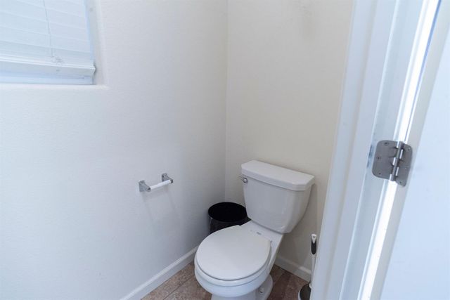 6330 E Creek View Lane, Fresno, CA 93727