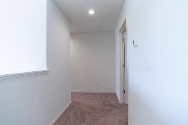 6330 E Creek View Lane, Fresno, CA 93727