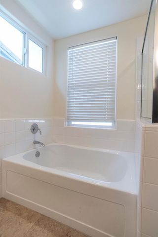 6330 E Creek View Lane, Fresno, CA 93727