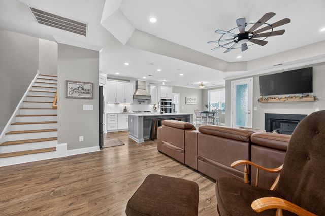 137 Riley Farms Ct, Summerville, SC 29486